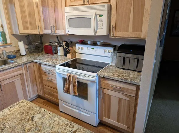 (undisclosed Address), Eugene, OR 97408