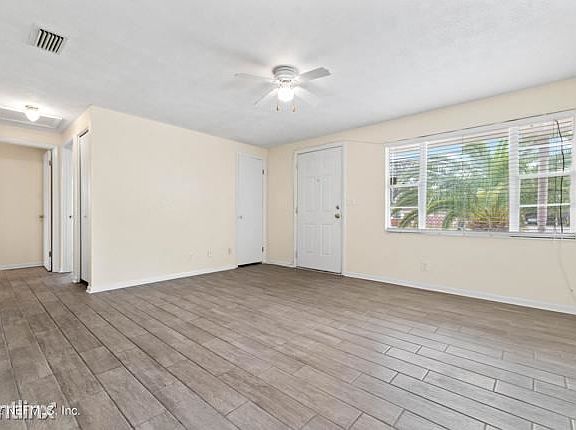 5th image of 407R Gano Ave
