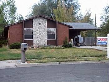 2nd image of 440 E Laurel Dr