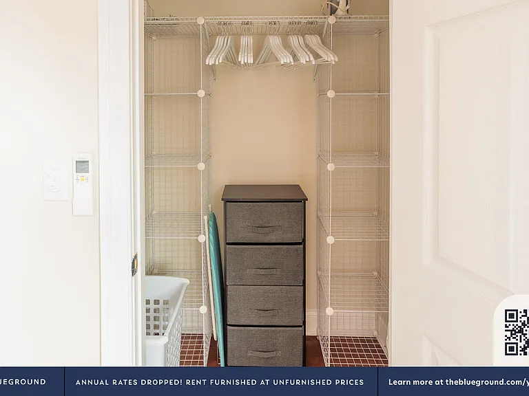 Walk-in Closet