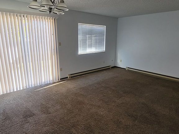 4th image of 14 Castle Royal Dr #16