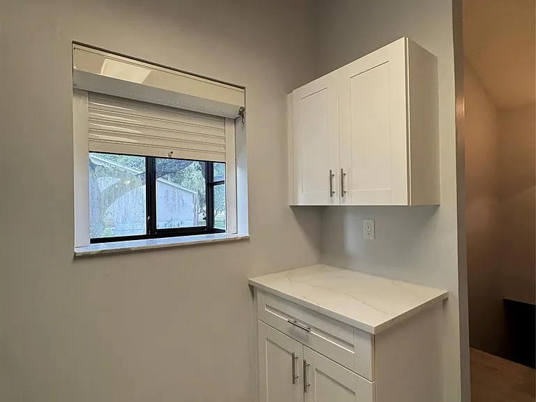 606 Gardens Dr — Photo 6