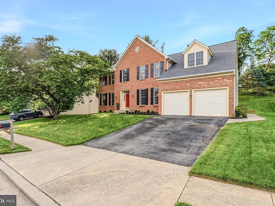 1st image of 624 Oak Farm Ct