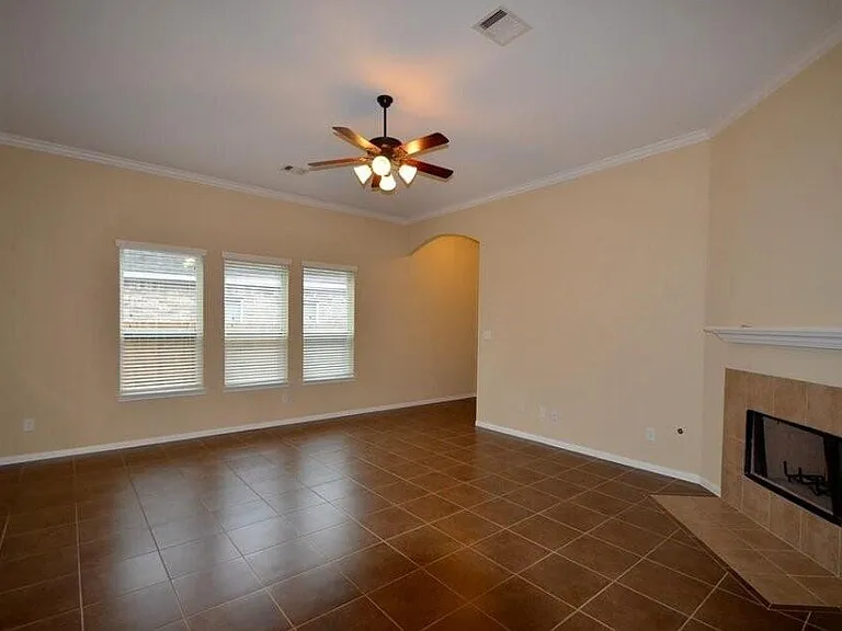 9942 Taylor Springs Ln — Photo 6