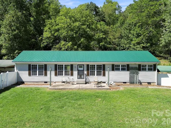 20 Warren Creek Rd, Candler, NC 28715