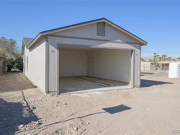 4th image of 1883 Clearwater Dr