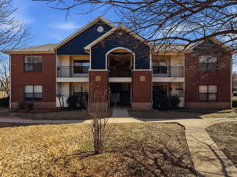 Edmond at Twenty500 Apartments — Photo 33