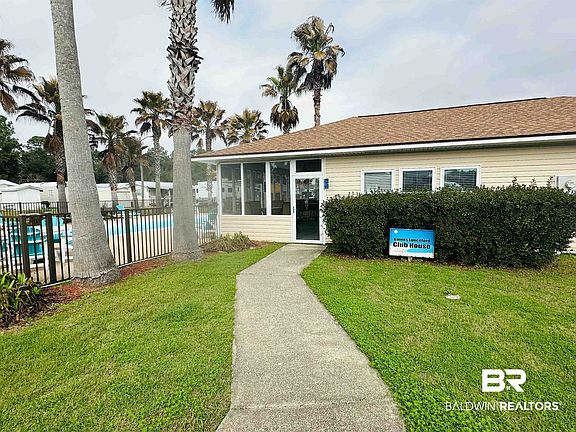 4th image of 4214 Azalea St
