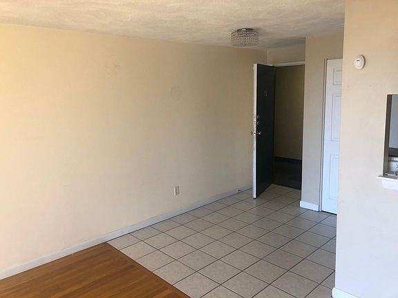2nd image of 55 Eleanor St APT 14