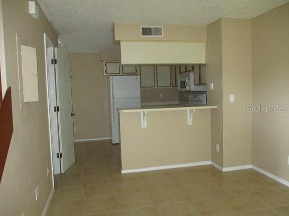 3rd image of 3607 Whispering Oaks Ln APT 406