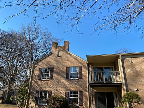 E/S End Unit Upstairs