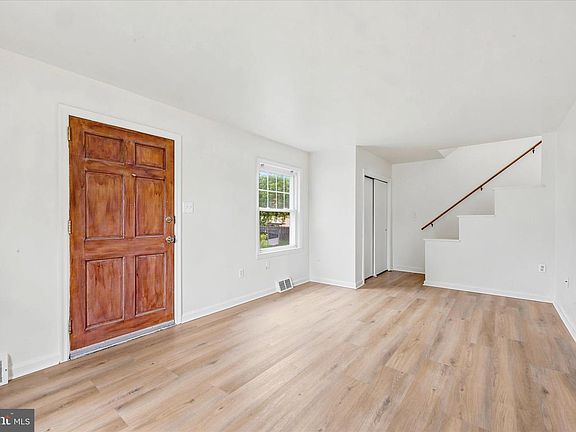 3rd image of 3007 Naamans Creek Rd