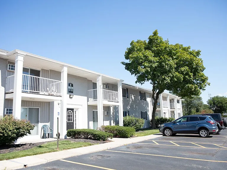 Boulder Creek Apartments — Photo 11
