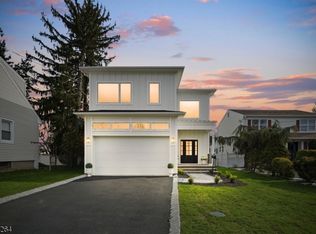 13 Harding Pl, Livingston Twp., NJ 07039