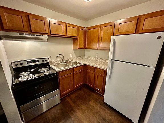 4th image of 190 Macey Ave #6
