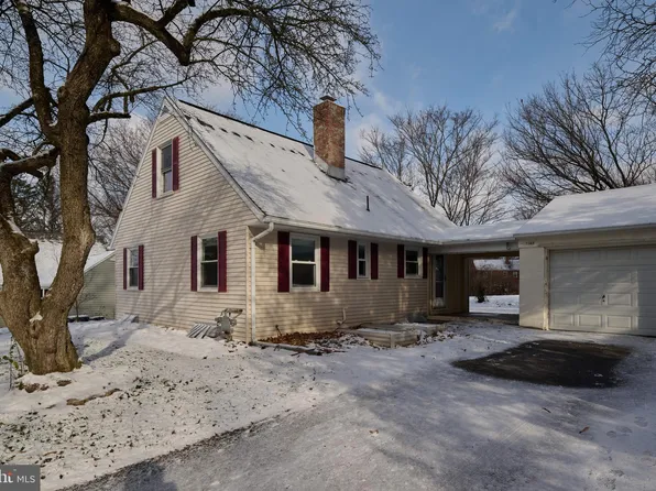1149 Oneida St, State College, PA 16801
