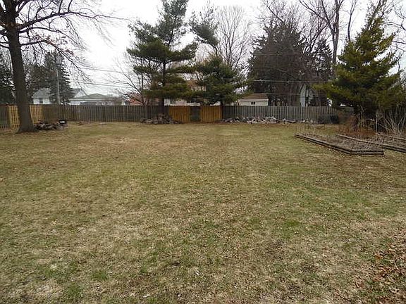 2nd image of 23W578 Woodworth Pl