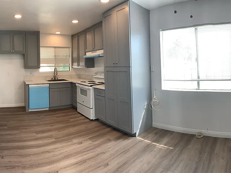 1394 Yucca Dr #C — Photo 12