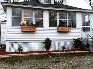 121 Meadow Rd, Longmeadow, MA 01106