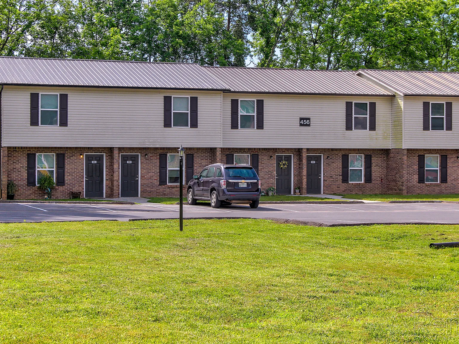 Hidden Valley Apartments — Photo 3