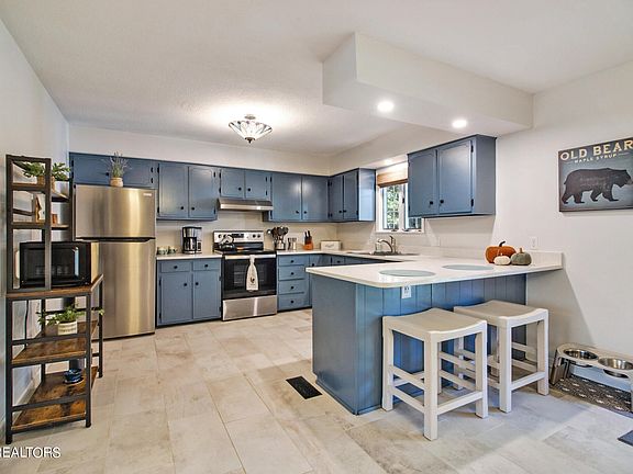 2nd image of 709 Saint George Dr