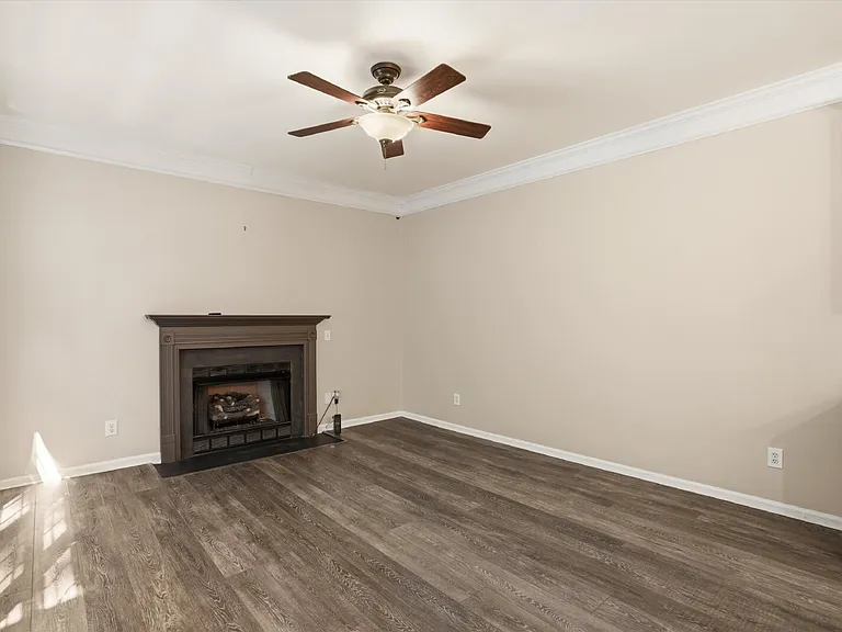 1152 Willoughby Ln — Photo 20