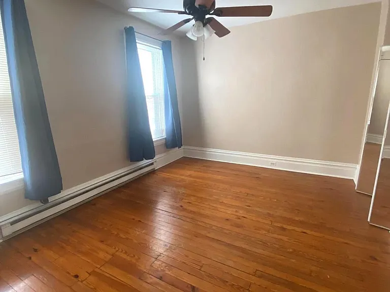 1520 Penn St — Photo 12