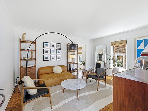 3rd image of 3707 Prairie Ave