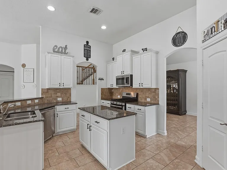 19122 Gaslamp Point Ct — Photo 6