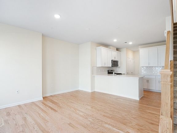 2nd image of 5 Sadie Cir #5102