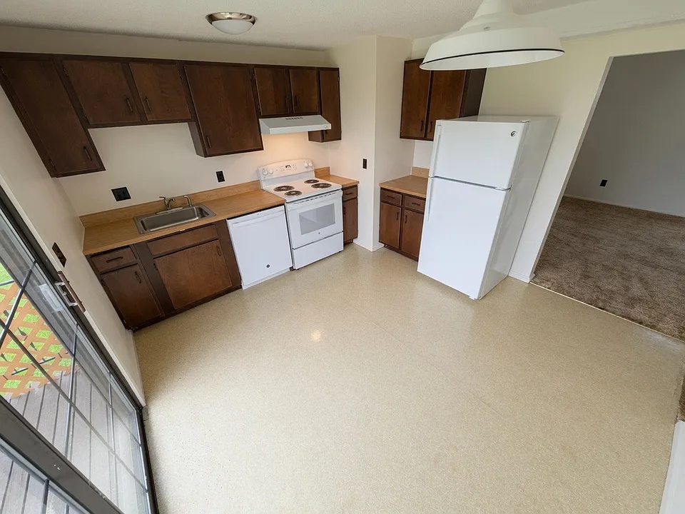 6 Penwood Dr #4