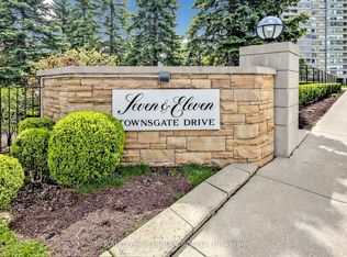 11 Townsgate Dr #110, Vaughan, ON L4J 8G4