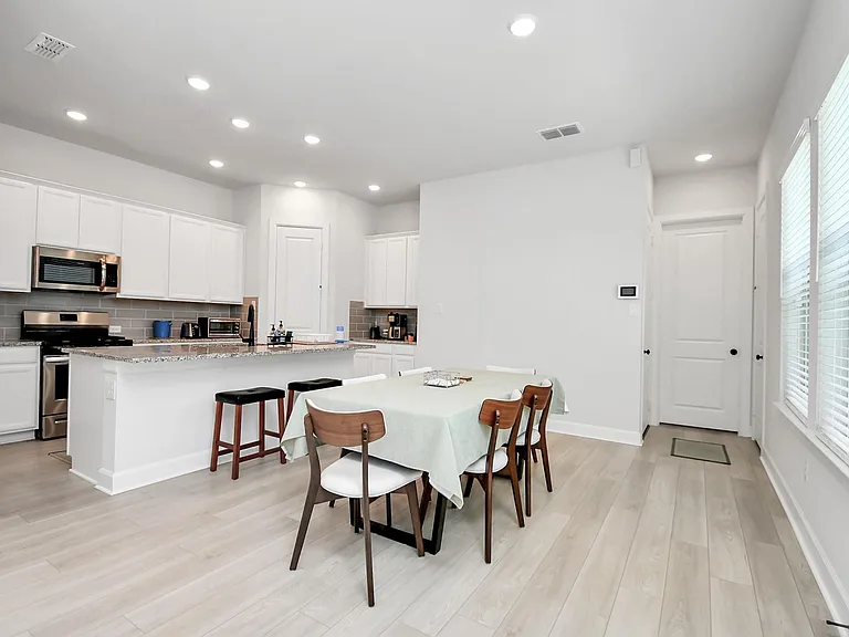 1538 Park Path Dr — Photo 5