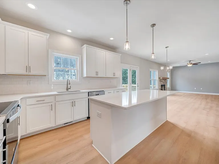 1031 Wild Fox Ct — Photo 12