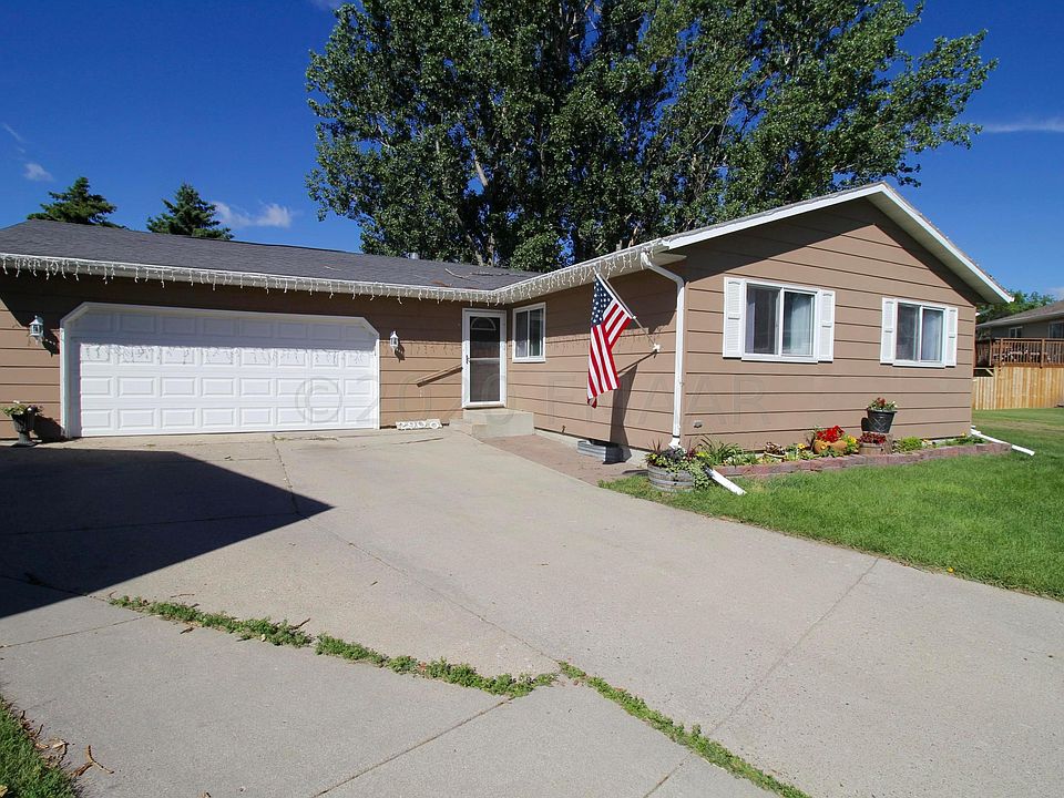 1st image of 2900 15th Ave S