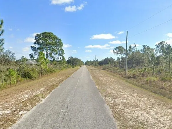 5 Allamanda Dr, Indian Lake Estates, FL 33855