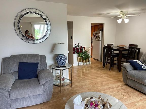 5th image of 5846 W 77th St Unit 301