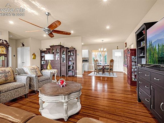 5th image of 11 Capistrano Dr