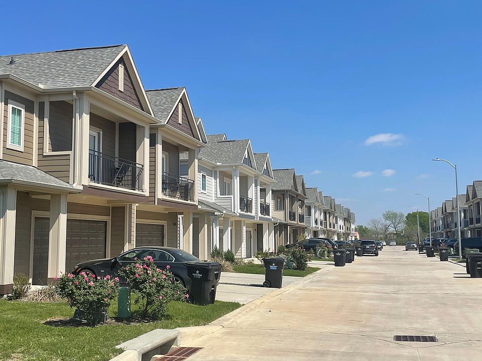 1st image of 16622 Oasis Meadow Ln