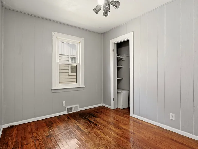 217 Alice St — Photo 8