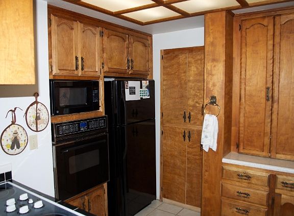 5th image of 212 S Becky Way