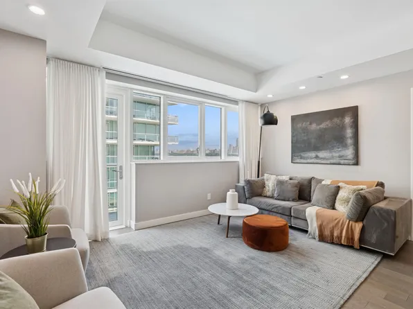 800 Avenue At Port Imperial image 7 of 33