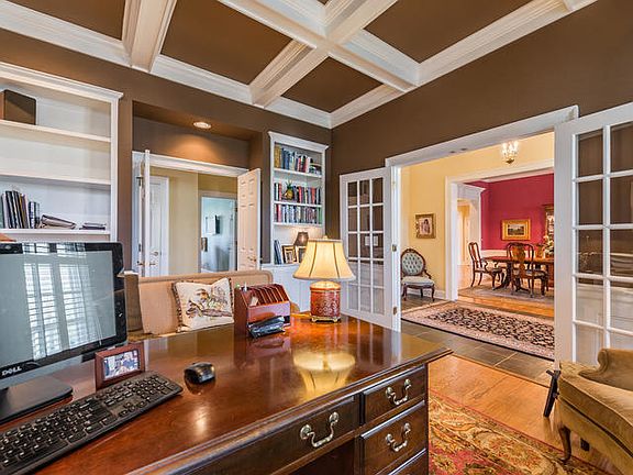 3rd image of 3239 Pignatelli Cres