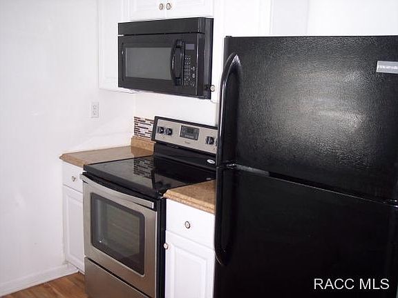 5th image of 8 Donna Ct