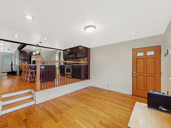 2nd image of 4844 Michigan Ave