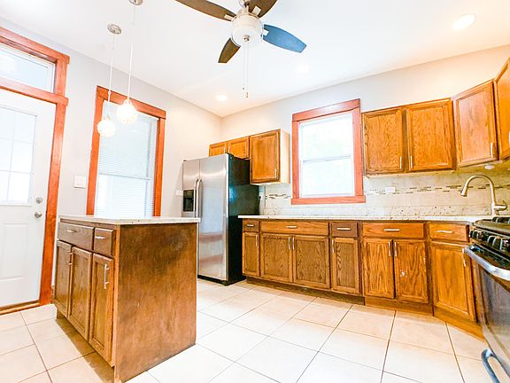 2nd image of 2439 N Avers Ave #1