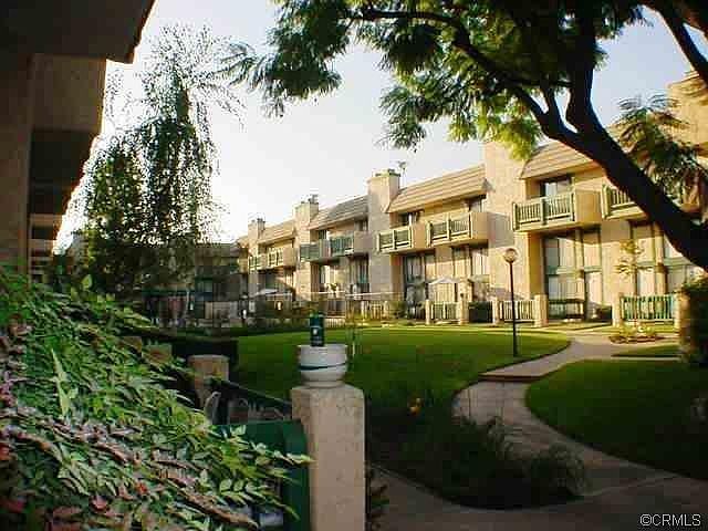 1st image of 1935 Huntington Dr Unit A