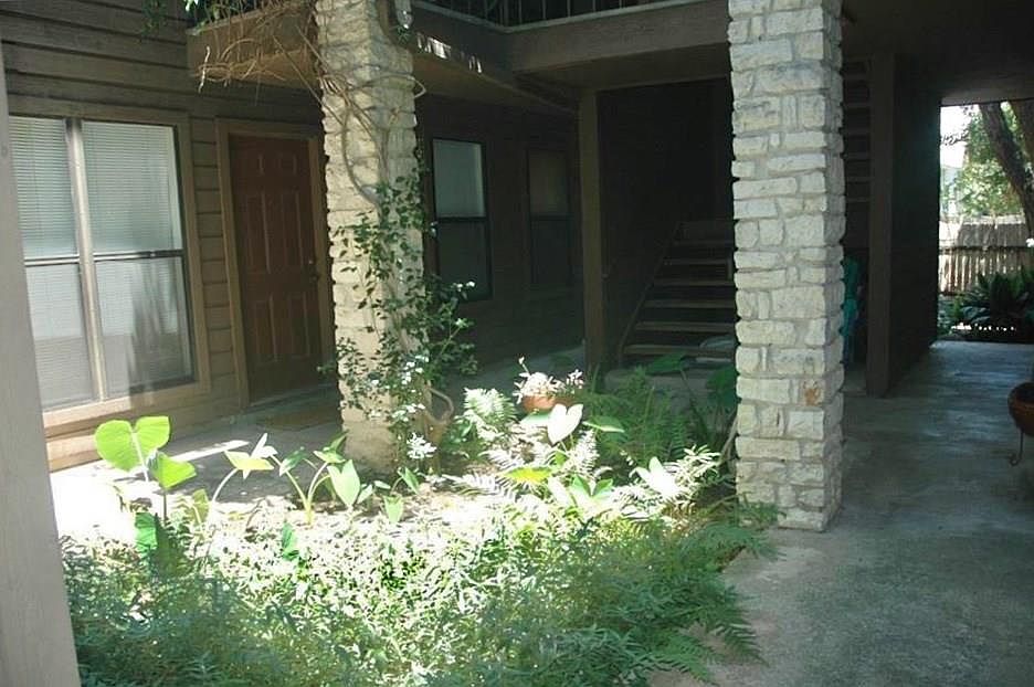 1st image of 601 Hearn St APT 102