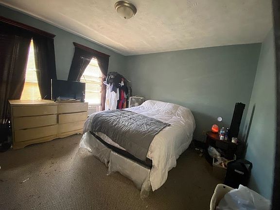 4th image of 100 N 18th St