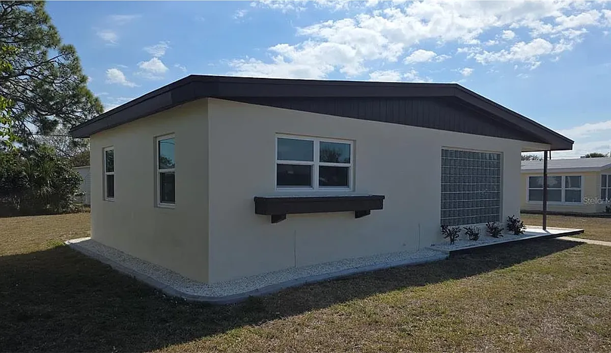 Building Photo - 2456 Picnic St
